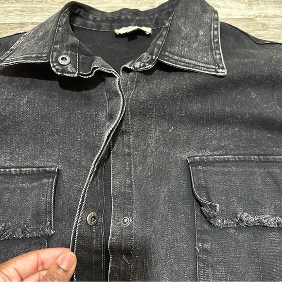 Umgee Acid Wash Snap Front Raw Hem Tunic Denim Jacket - Picture 3 of 7